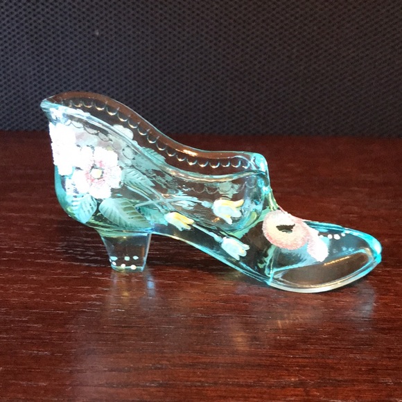Fenton Signed Hand painted Shoe - Picture 3 of 5
